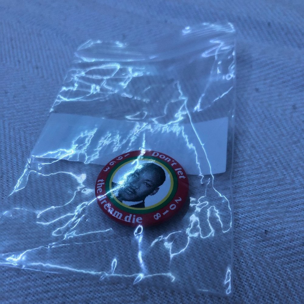 Supreme MLK Don’t let The Dream Die Pin 2018